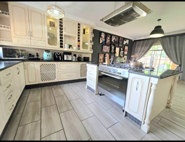 3 BEDROOM HOUSE FOR SALE IN THREE RIVERS PROPER
